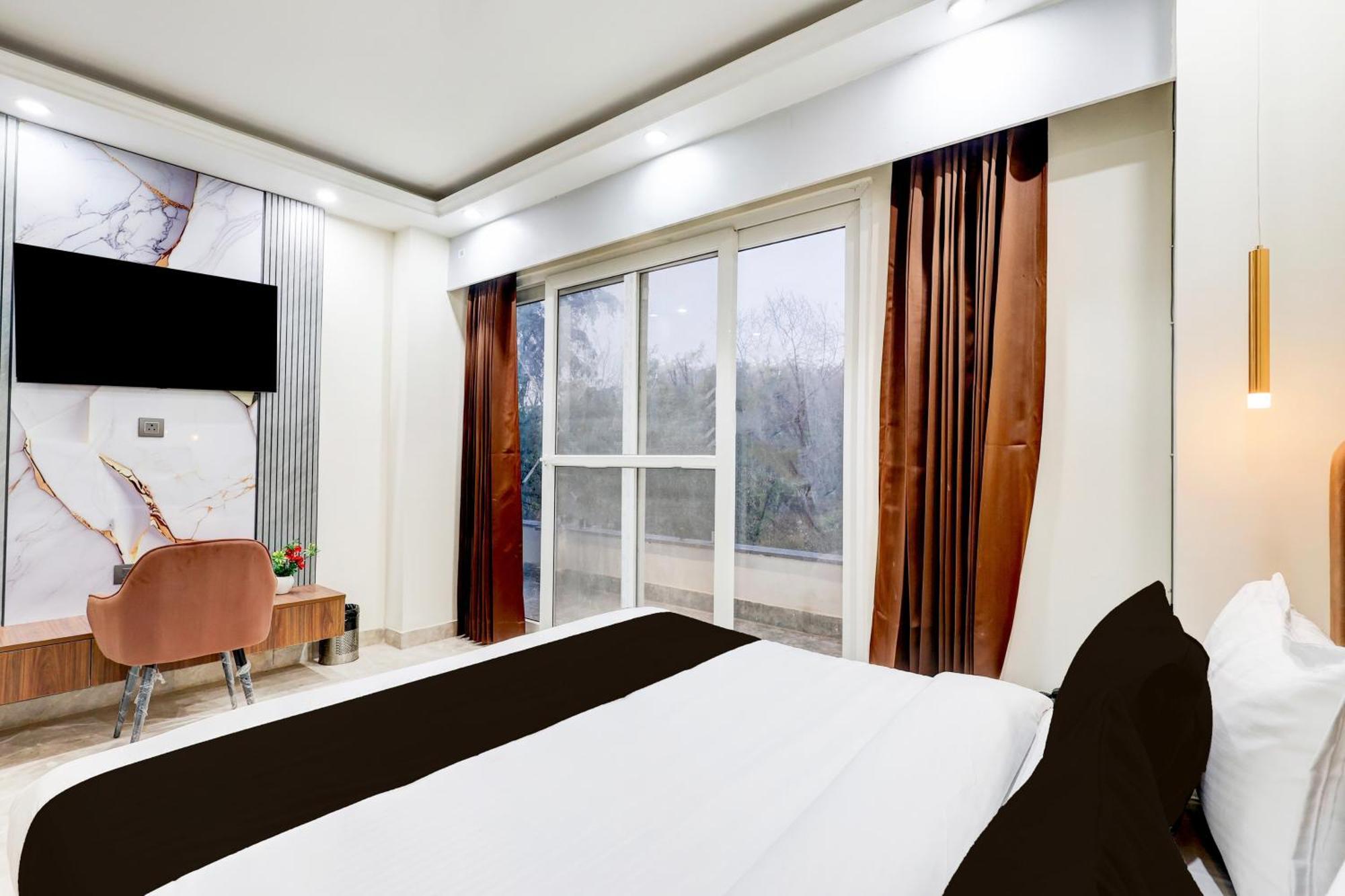 Super Hotel O Sector 43 Gurgaon Ngoại thất bức ảnh